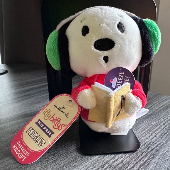 Hallmark Caroling Snoopy With Sound itty bittys Peanuts NEW with tags. NWT - Picture 2 of 4
